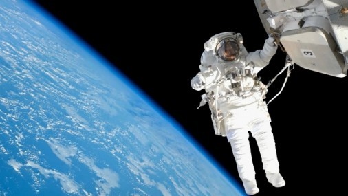 Trump quiere que la NASA salga de la estación espacial para el 2025