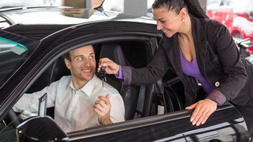 Porqué a las Mujeres no les atrae Vender Automóviles?