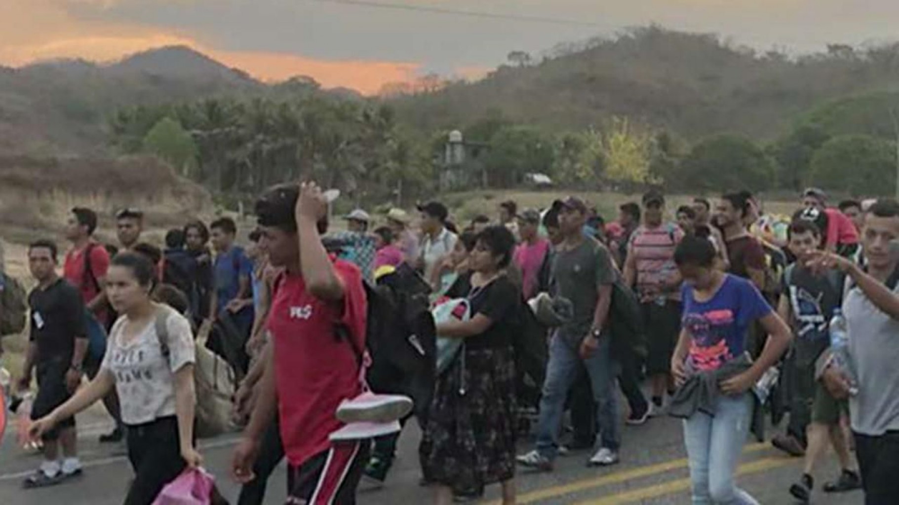 Grupo que acompaña a caravanas migrantes atrae mayor critica
