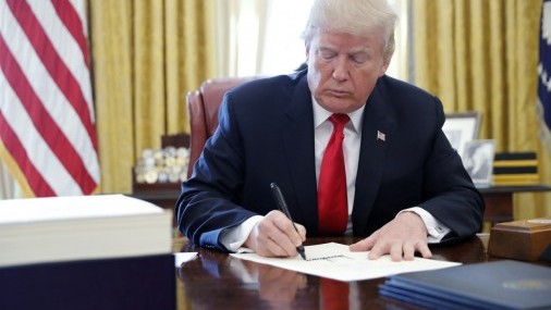 Presidente Trump firmó Ley de Lucha  contra el sexo Online 