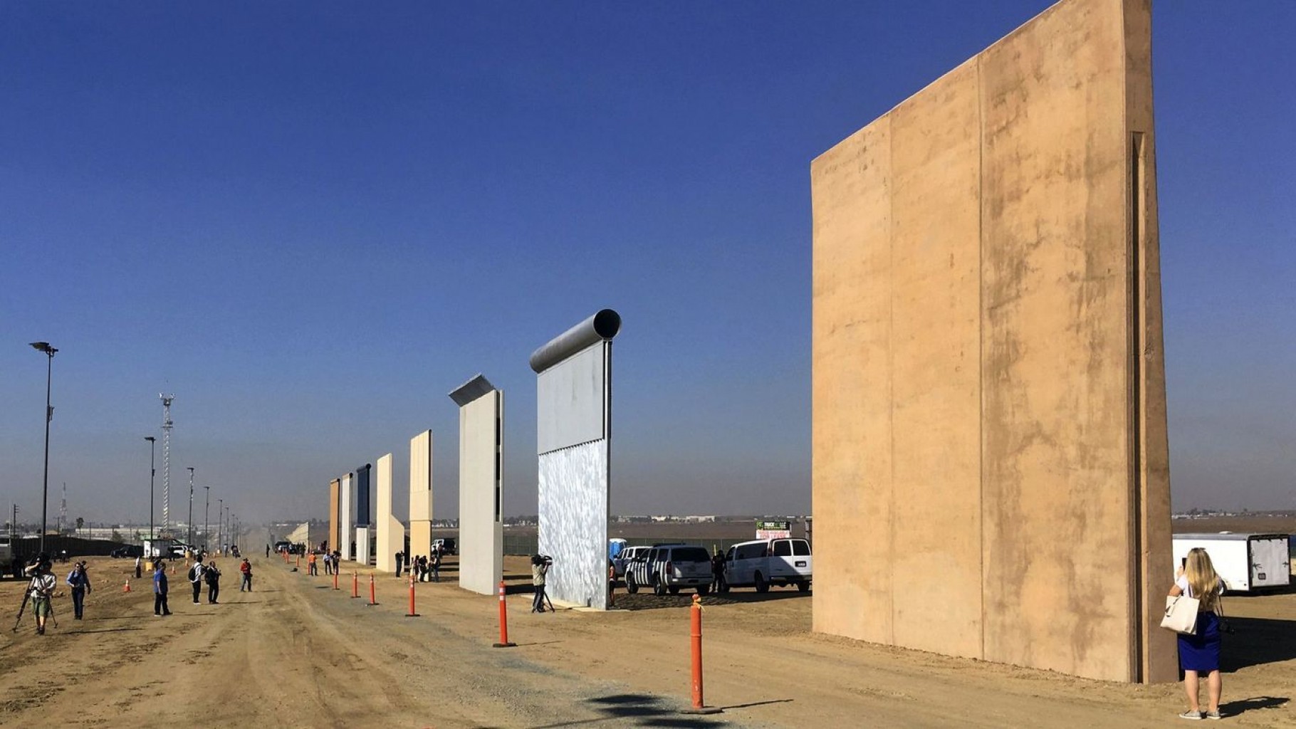 Muro fronterizo podría costar más, dice oficina del Congreso