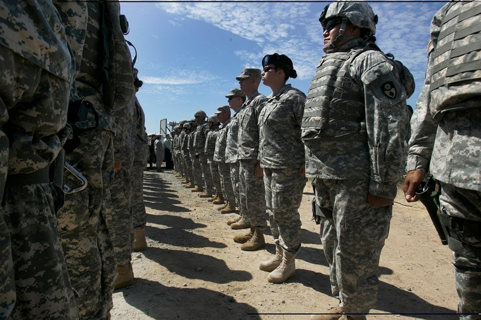 El Pentágono envía 5,200 soldados a la frontera sur