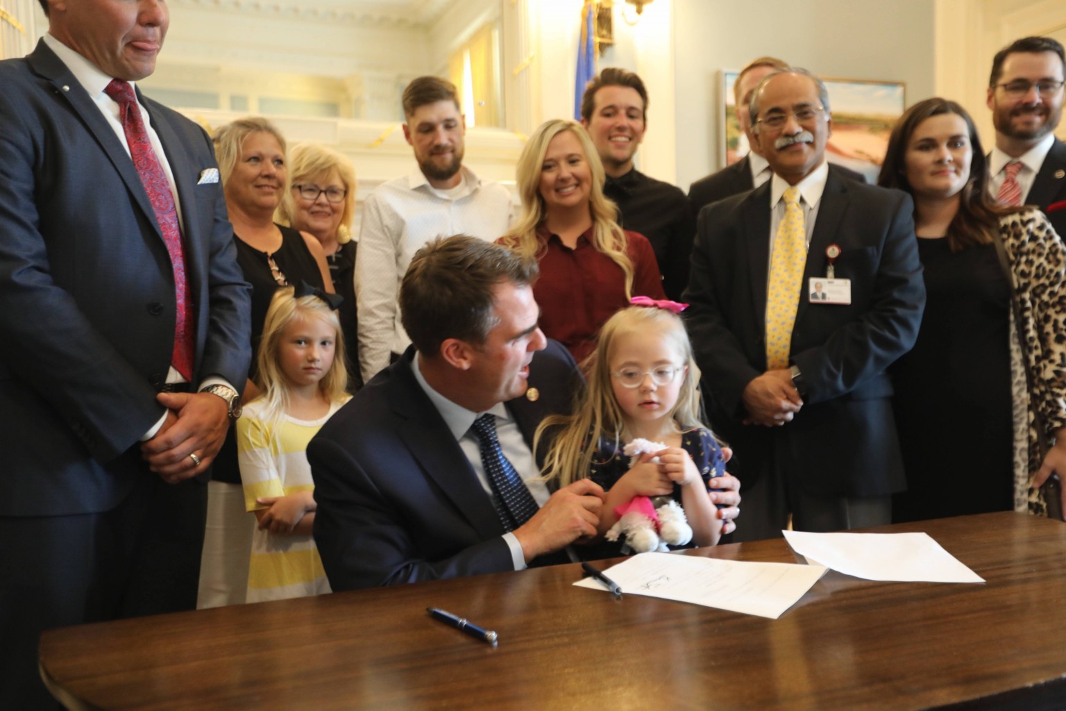Gobernador firmó Proyecto de Ley de Protección de Donantes Vivientes