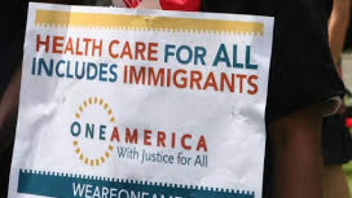 Juez bloquea requerimiento de seguro de salud para migrantes