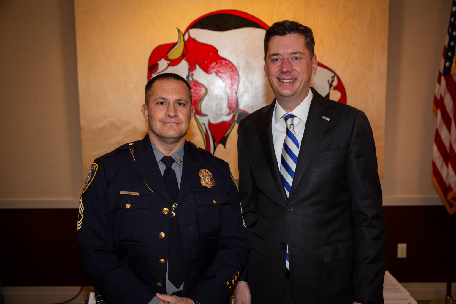 Empleado, bombero y oficial de policía del año