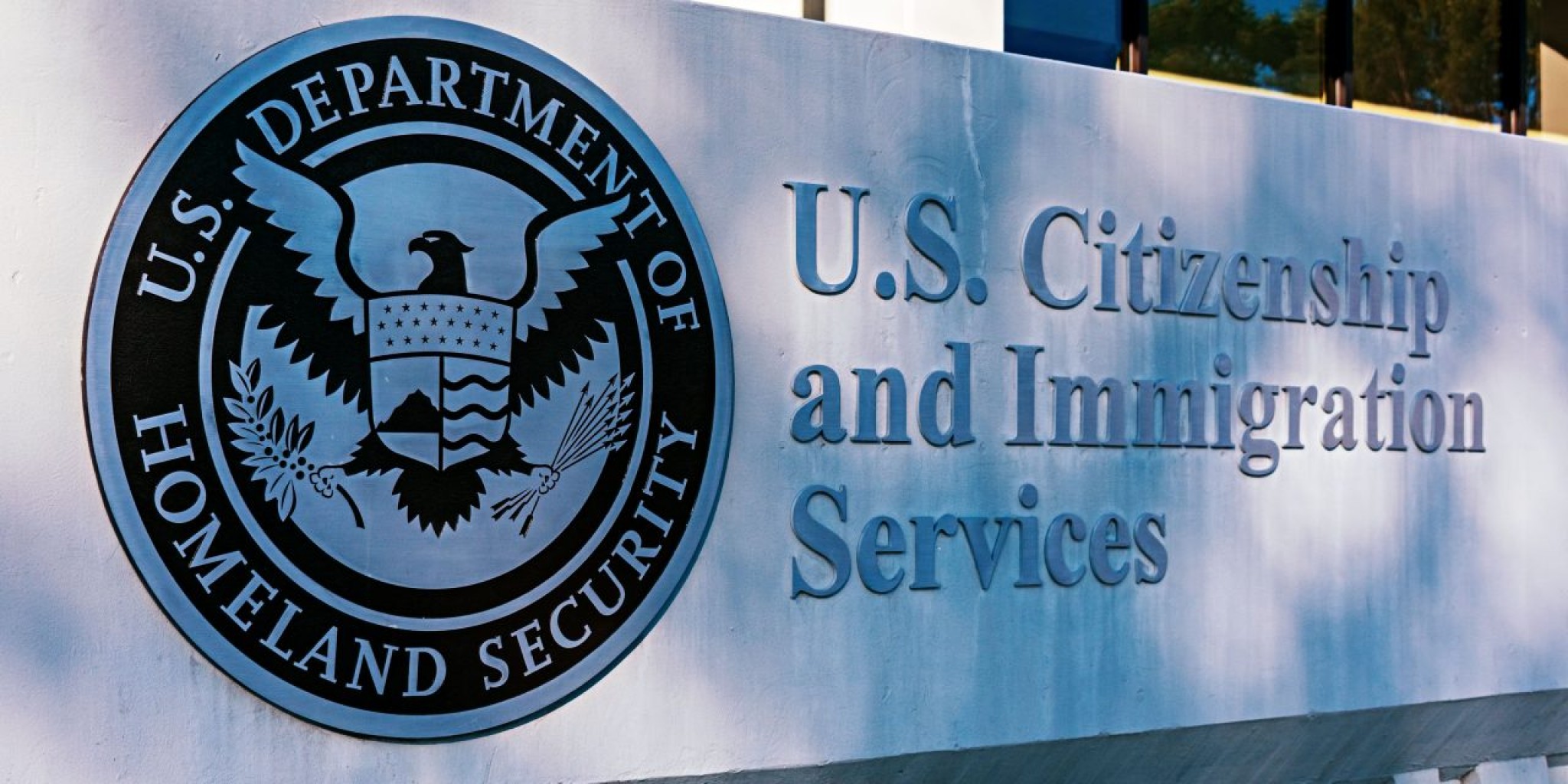 Actualizaciones al Manual de Políticas de USCIS Da amplia discreción para emitir más denegaciones