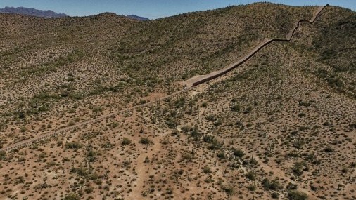 Muertes de migrantes en Arizona casi supera el récord anual
