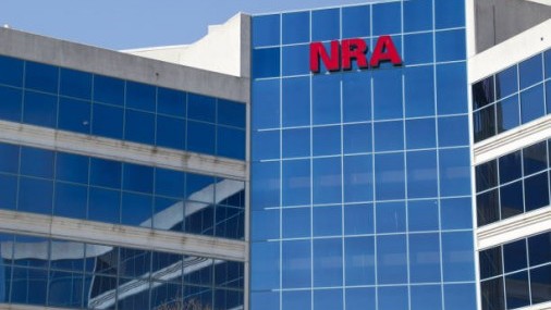 Asociación Nacional del Rifle (NRA) podría reubicar su sede en Oklahoma