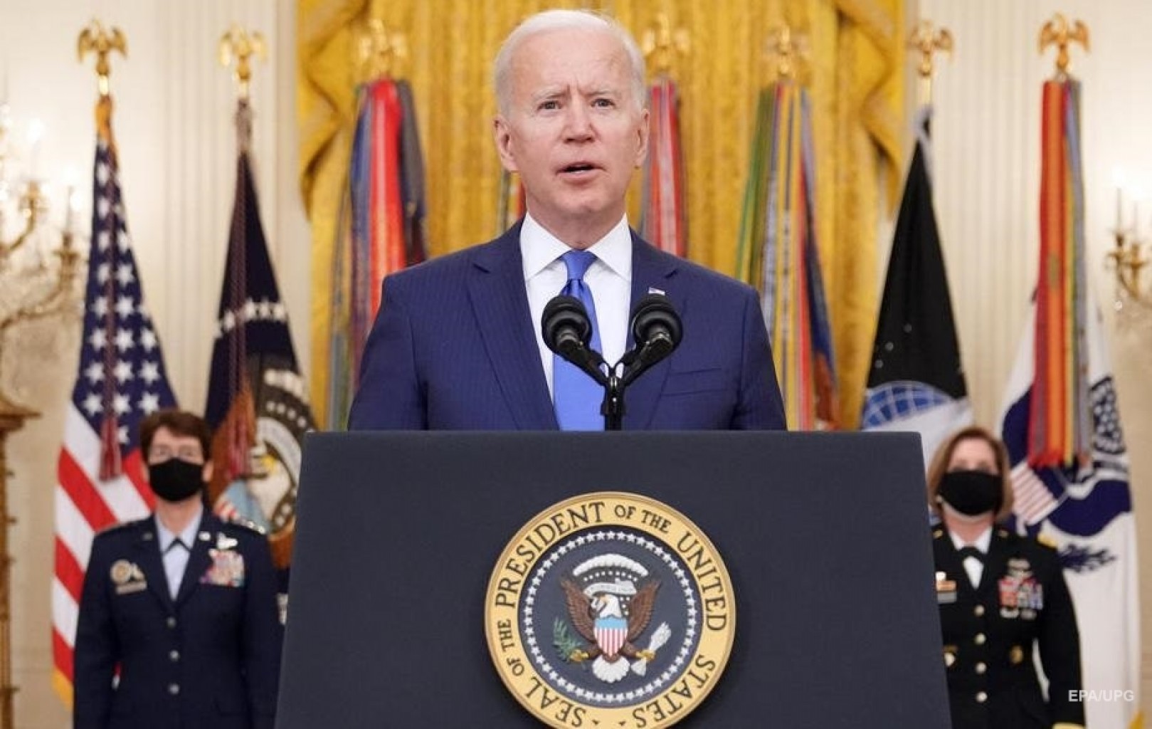 Biden pide al Supremo que desestime la apelación de "carga pública" de Trump