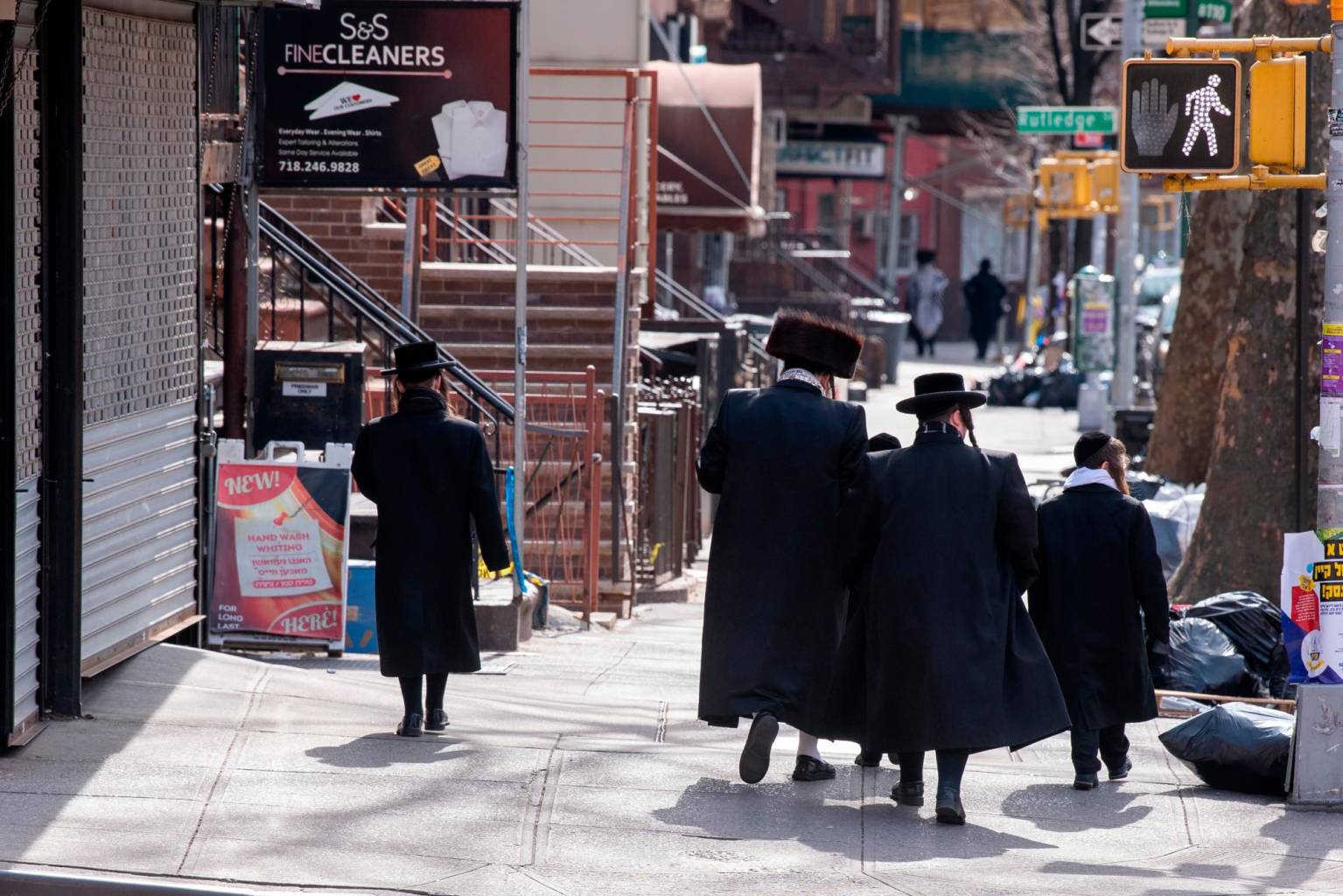Nueva York refuerza presencia Policial en barrios Judíos