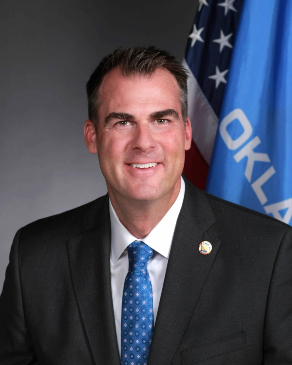 Gobernador Stitt  “Economía De Oklahoma Continúa Mejorando”