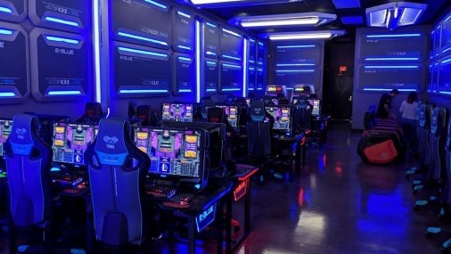 Smashcade Esports Arcade ahora abierto en el distrito Boathouse