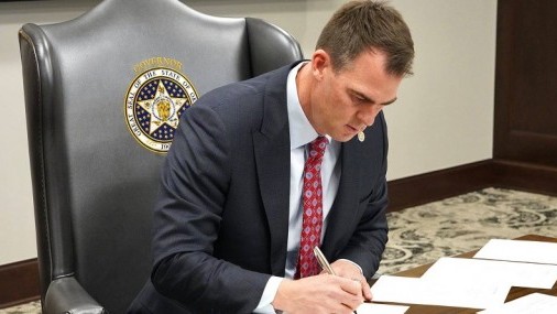 Gobernador firmó en ley Modificaciones a la Ley de Propietarios e Inquilinos Residenciales de Oklahoma