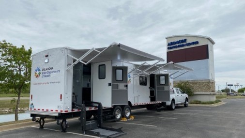 Las clínicas móviles Oklahoma Caring Vans ofrecerán vacunas