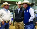 Gobernador Stitt continúa Esfuerzos de Alivio de la sequía para los Agricultores 