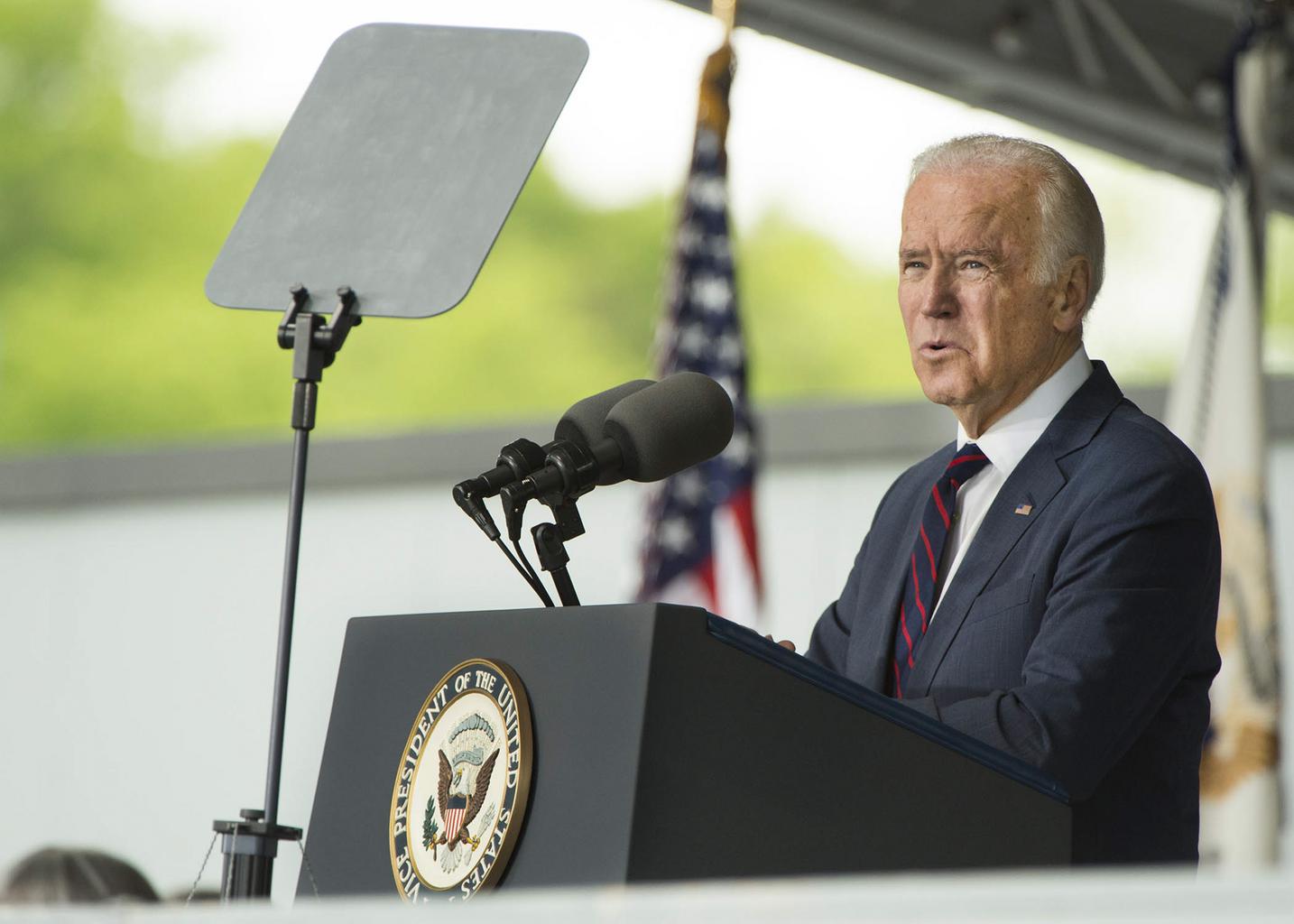 Jueces del Supremo critican política de deportaciones de Biden