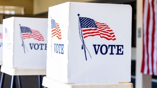 Junta Electoral de Oklahoma lanza Registro de Votantes en Línea