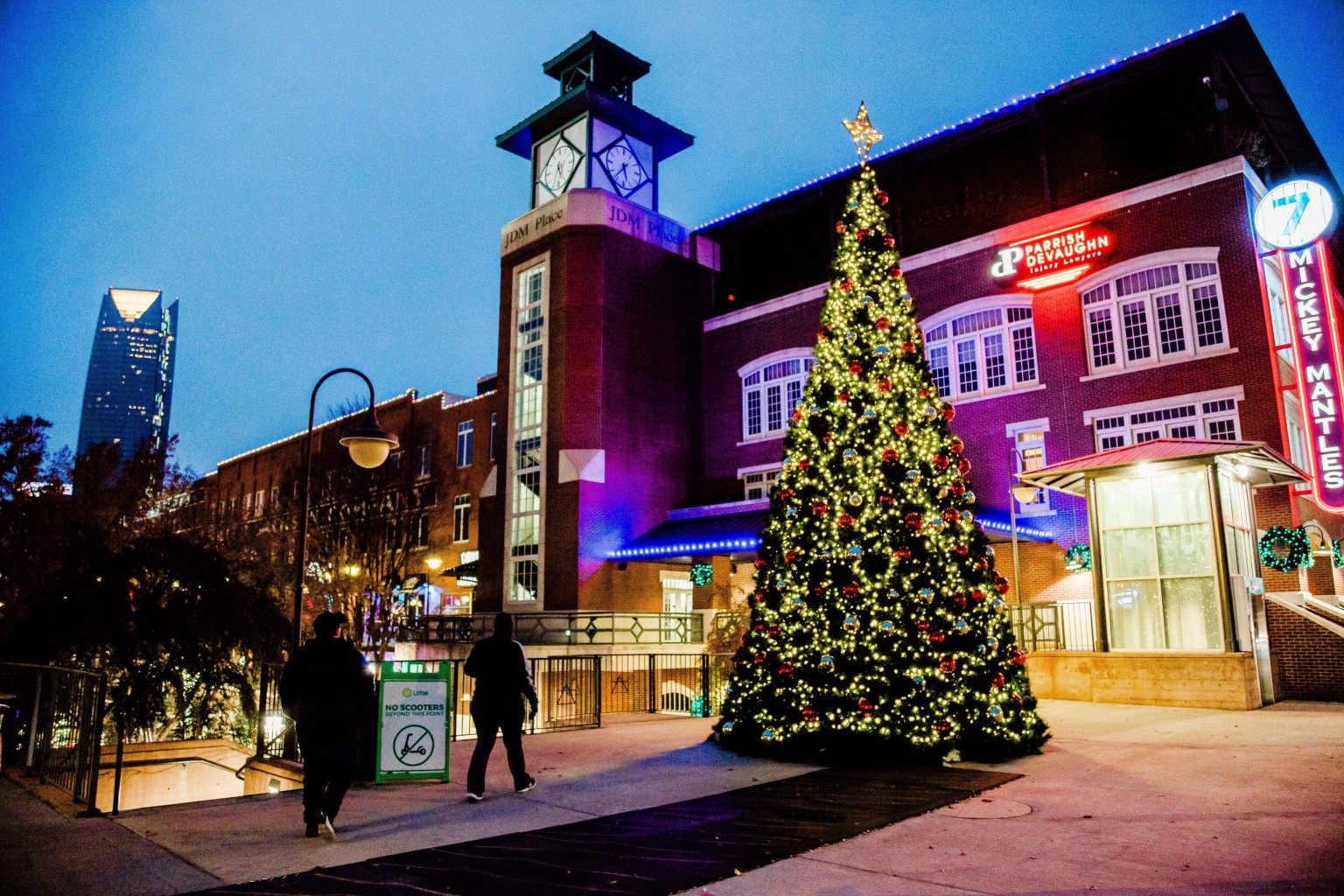 Iluminación del Árbol de Navidad en la Ciudad de Oklahoma