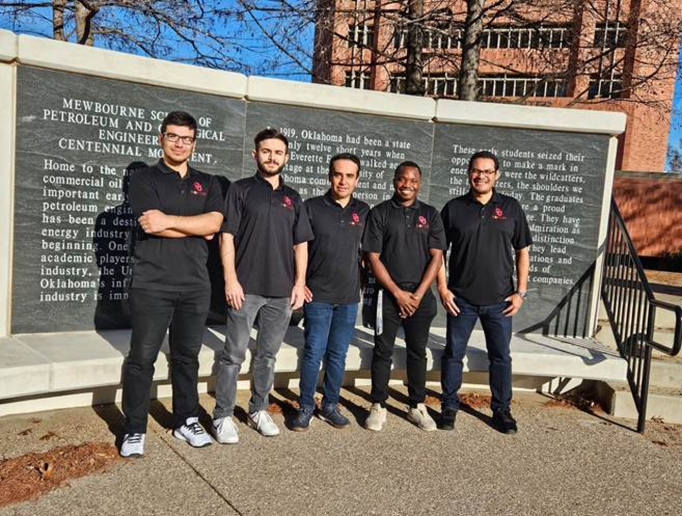 2 Estudiantes Latinos de la Universidad de Oklahoma Ganan Primer Lugar 