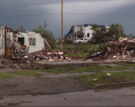 Ayuda para sobrevivientes de  tornados con seguro