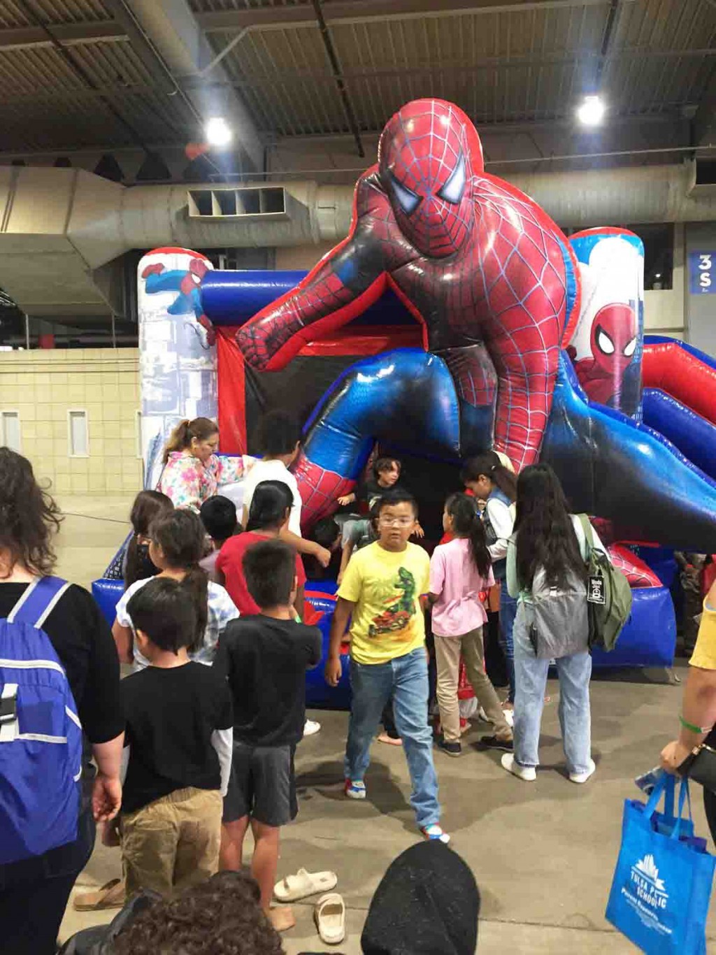 Maravilloso beneficio para los niños de Tulsa “Feria de Regreso a Clases”