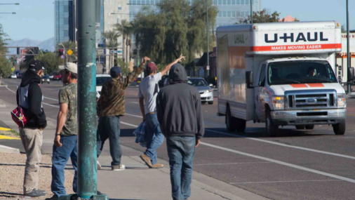 Jornaleros lanzan campaña para desmentir la información falsa sobre inmigrantes en EE.UU.