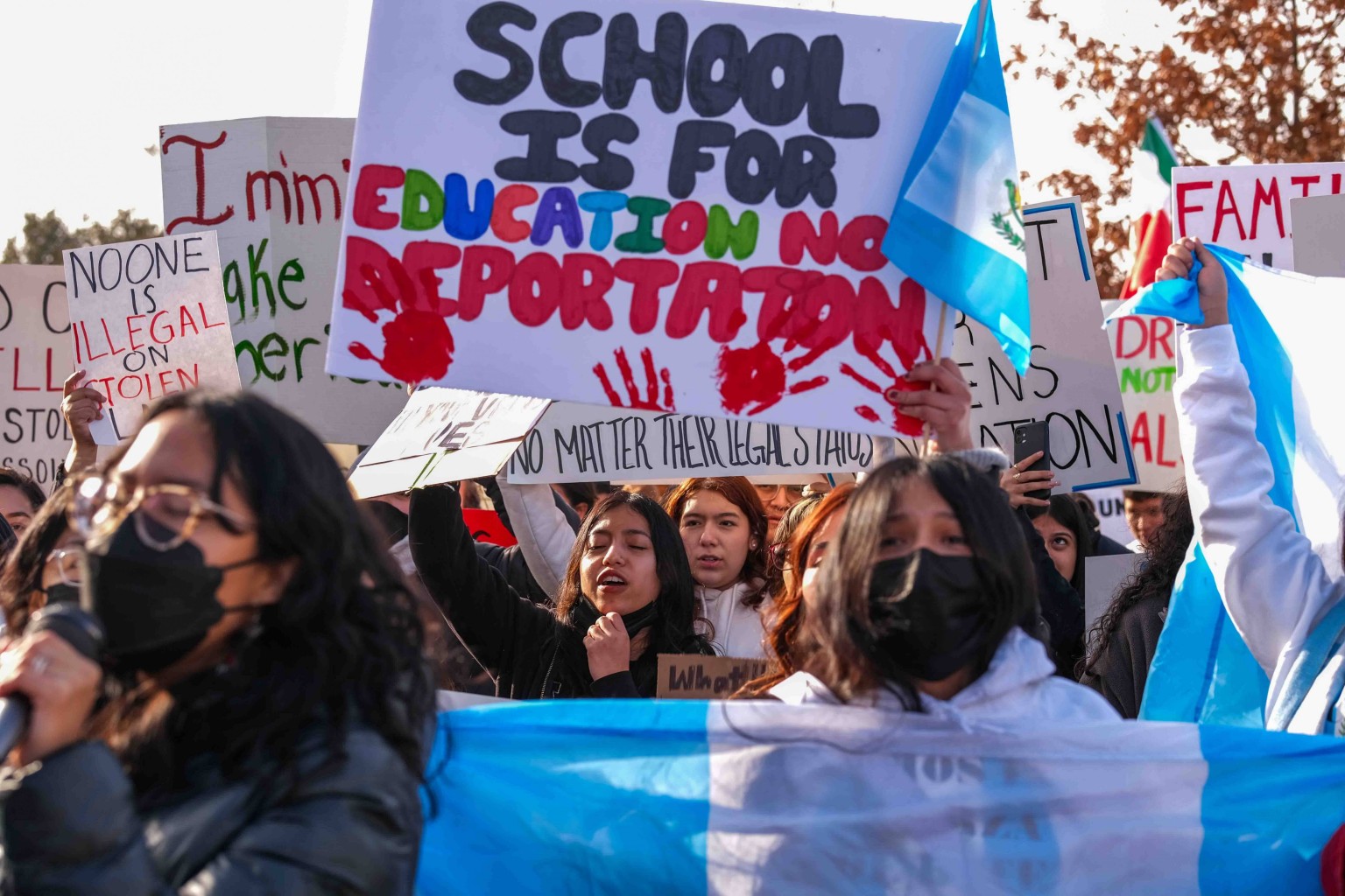 Escuelas no tendrán que pedir  estatus migratorios