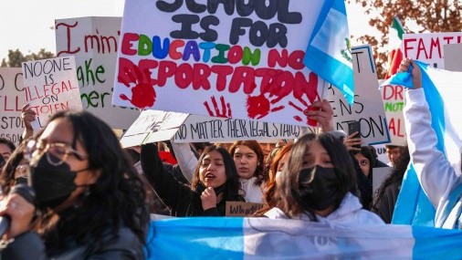 Escuelas no tendrán que pedir  estatus migratorios