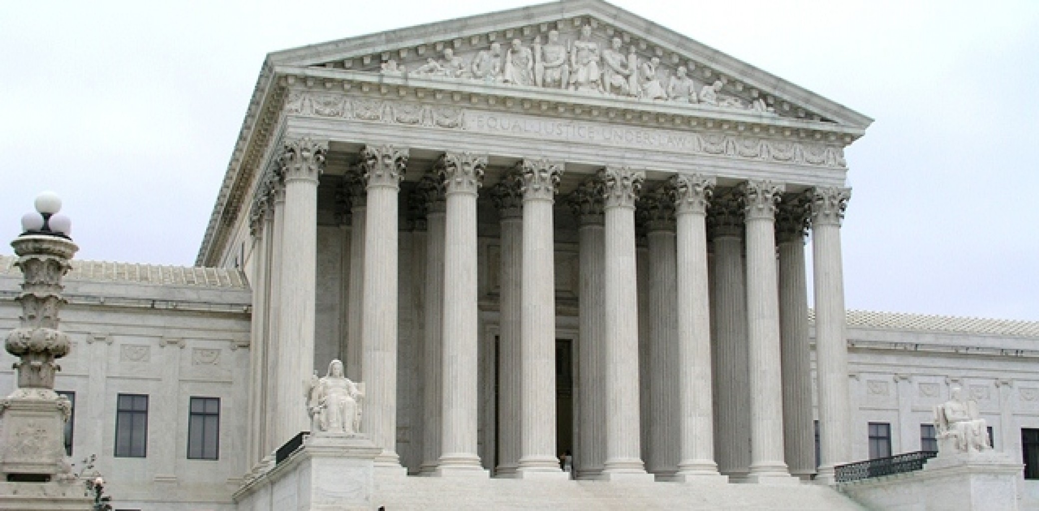 Corte Suprema de Justicia de los Estados Unidos prohíbe las cirugías de "transición de género" para menores