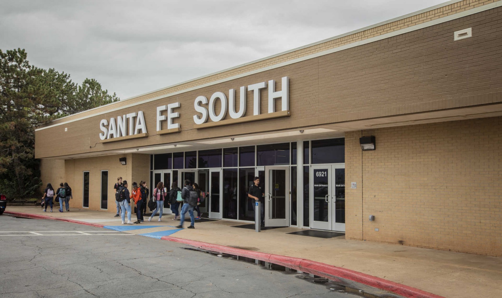 SANTA FE SOUTH SCHOOLS INAUGURA "EL CAMINO ESCUELA PRIMARIA"