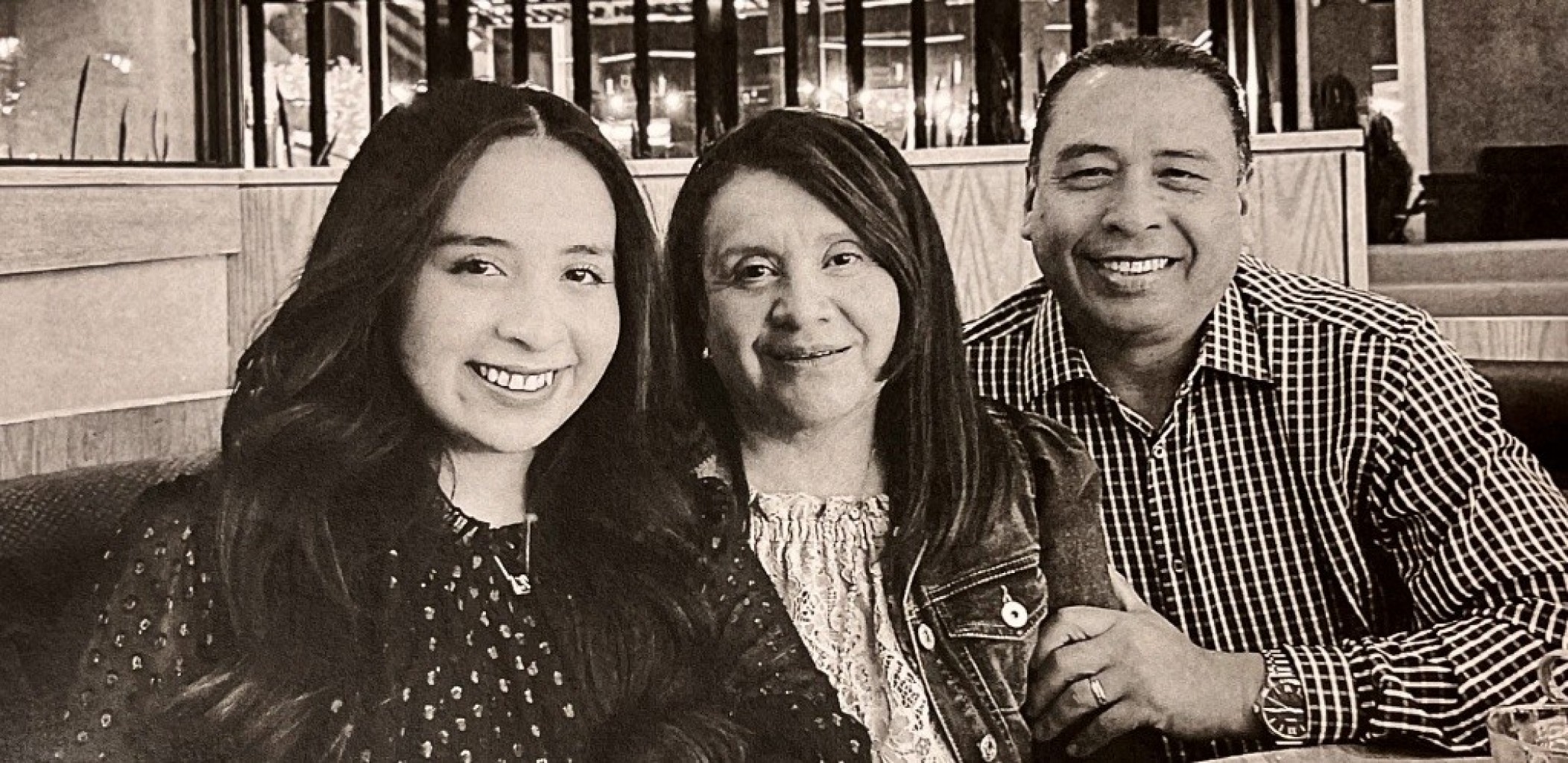Familia Trabajadora celebra la dedicación de su nuevo hogar en Cornerstone Creek Familia Trabajadora celebra la dedicación de su nuevo hogar en Cornerstone Creek