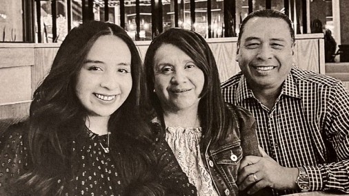Familia Trabajadora celebra la dedicación de su nuevo hogar en Cornerstone Creek