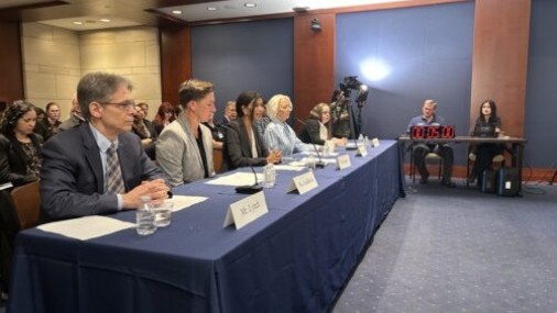 Presentan moción para evitar encarcelamiento de Adolescentes Inmigrantes