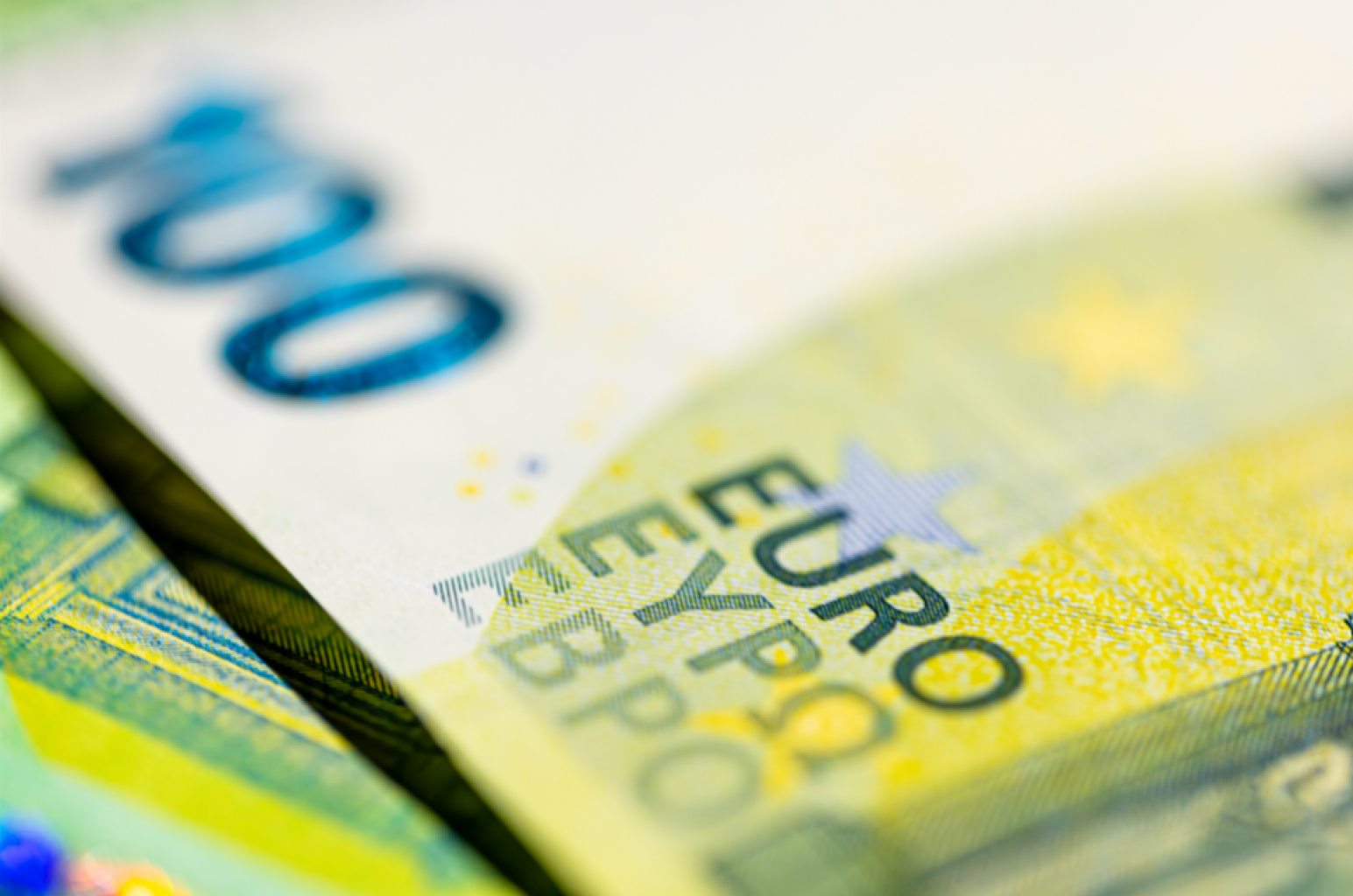 El Dólar se estabiliza con des-escalada comercial; rebaja de la calificación de Francia aumenta su atractivo