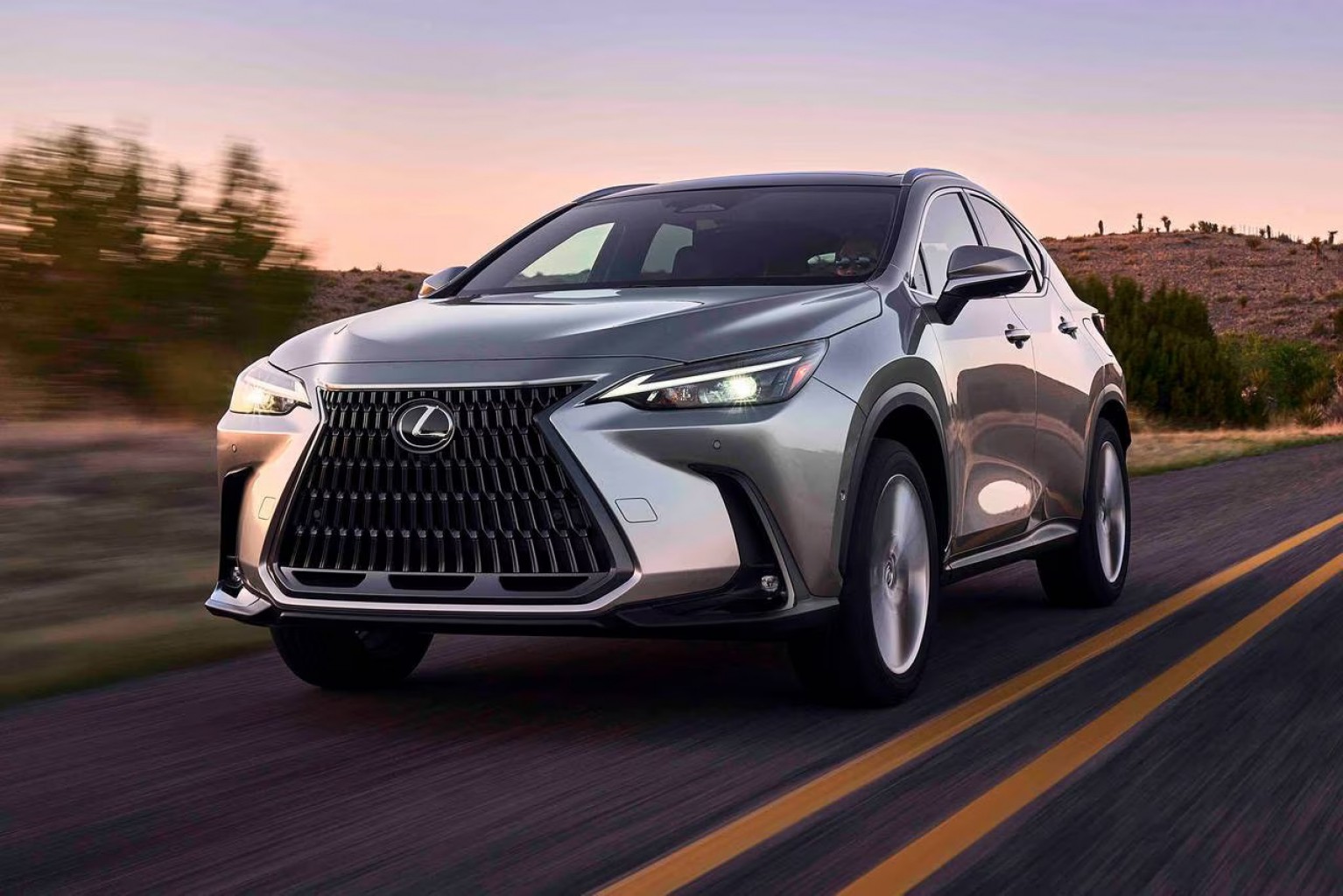 Lexus NX 450h+ Luxury del 2026, con suave entrega y eficaces ayudas