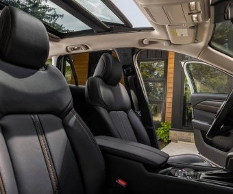 Mazda CX-50 Híbrido Premium del 2026, un SUV elegante y versátil