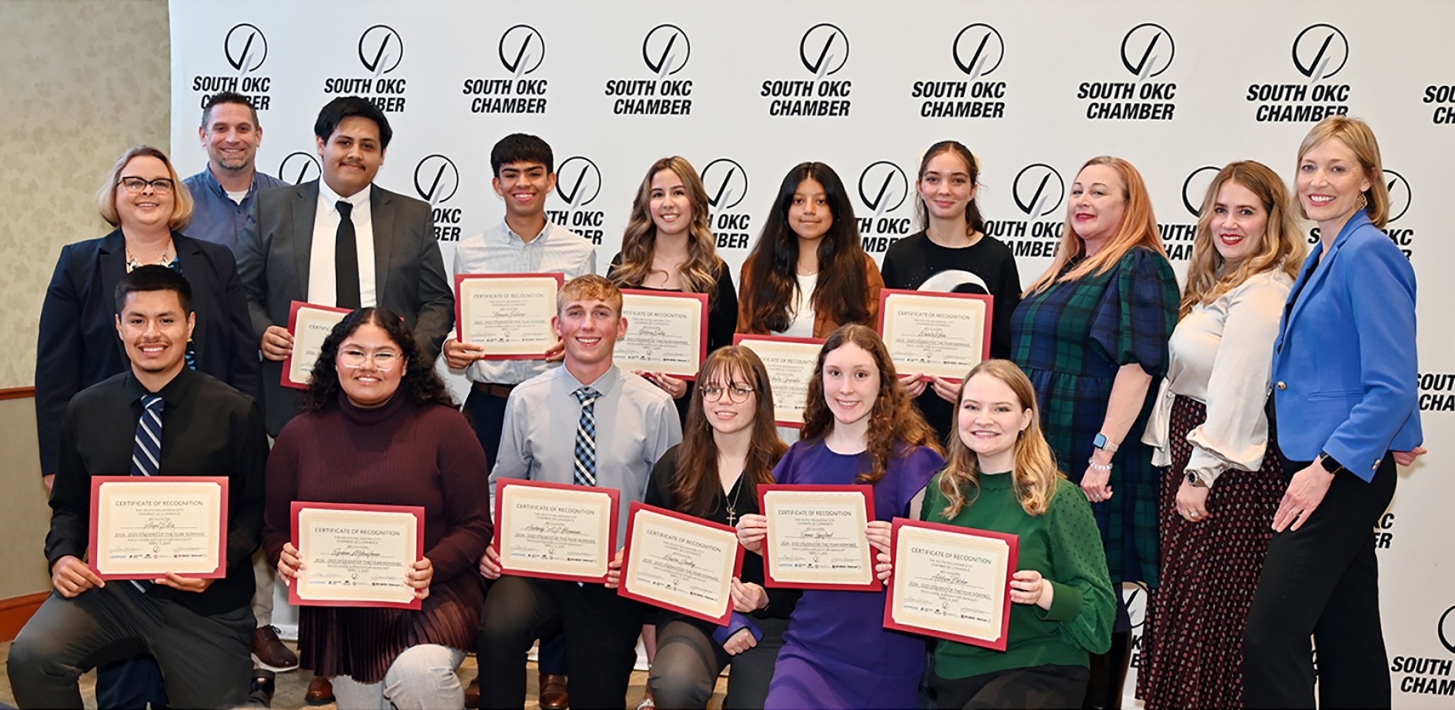 Honrando a Educadores y Estudiantes Destacados