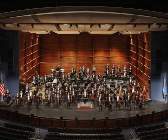 Honrando a Educadores y Estudiantes Destacados