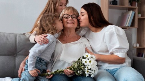 El corazón de cada hogar: celebrar el valor de las  madres en la sociedad