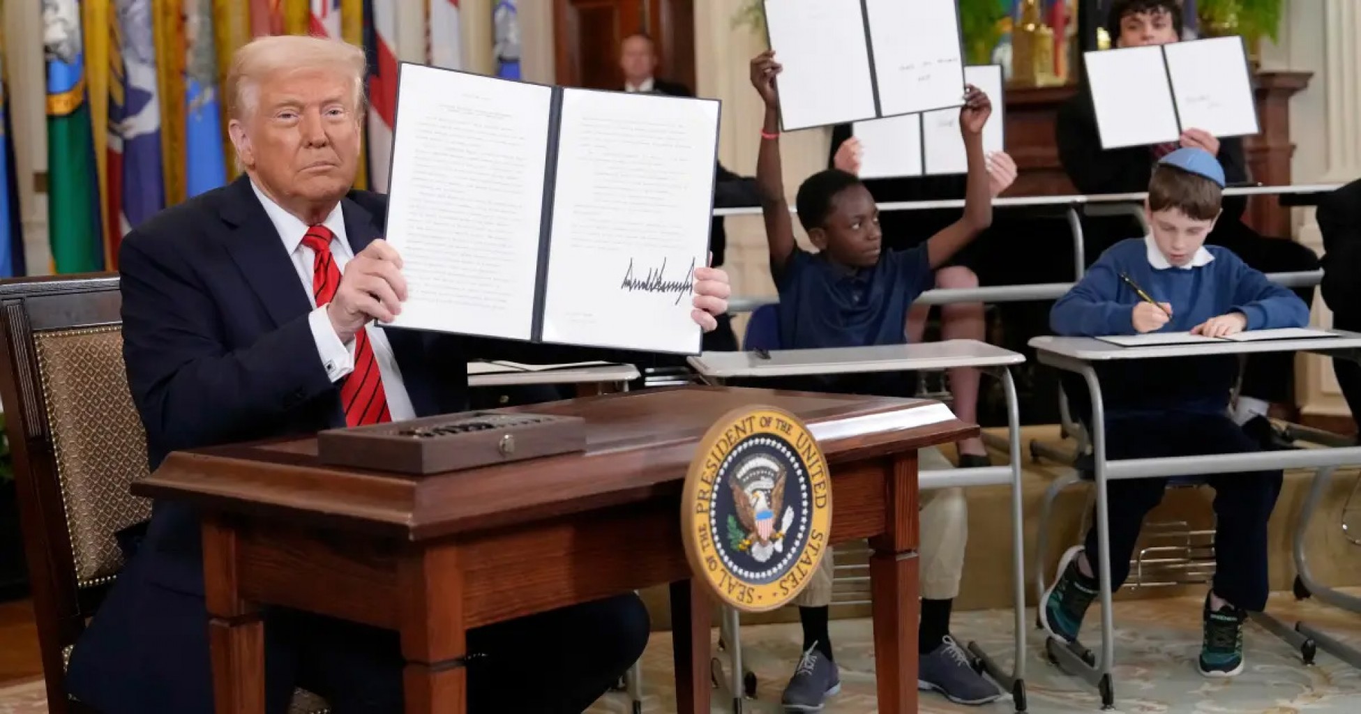 Aprueban medida que pide la abolición del Departamento de Educación en Estados Unidos