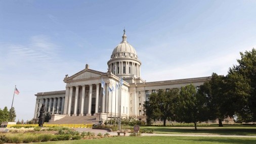 Oklahoma pone en marcha nuevas leyes que reavivan el debate político y social