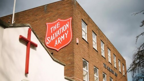 Salvation Army ofrece esperanza a  familias necesitadas
