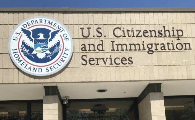 Ciudadanía bajo lupa: USCIS podrá preguntar hasta a sus vecinos