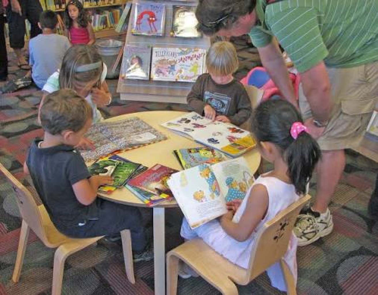 Legisladores de Oklahoma impulsan apoyo a la Lectura